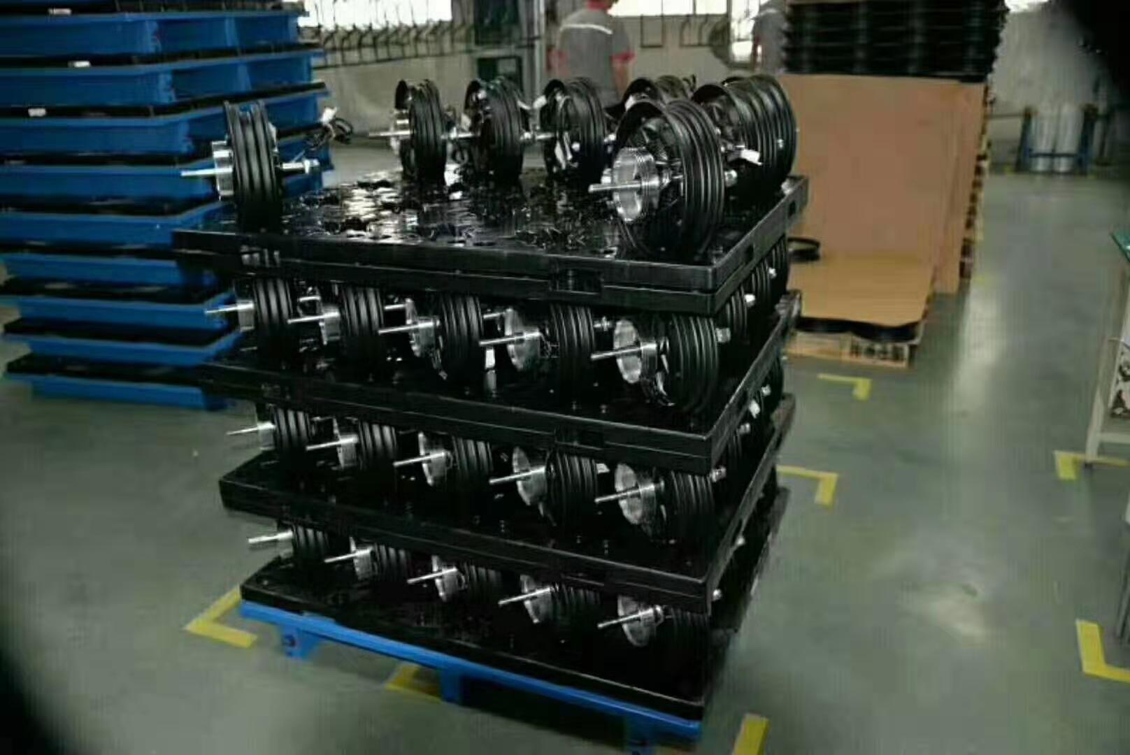 小刀電動車攜手軒盛塑業(yè)