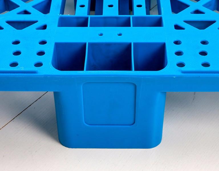 軒盛塑業(yè)1010網(wǎng)格川字塑料托盤-側(cè)面