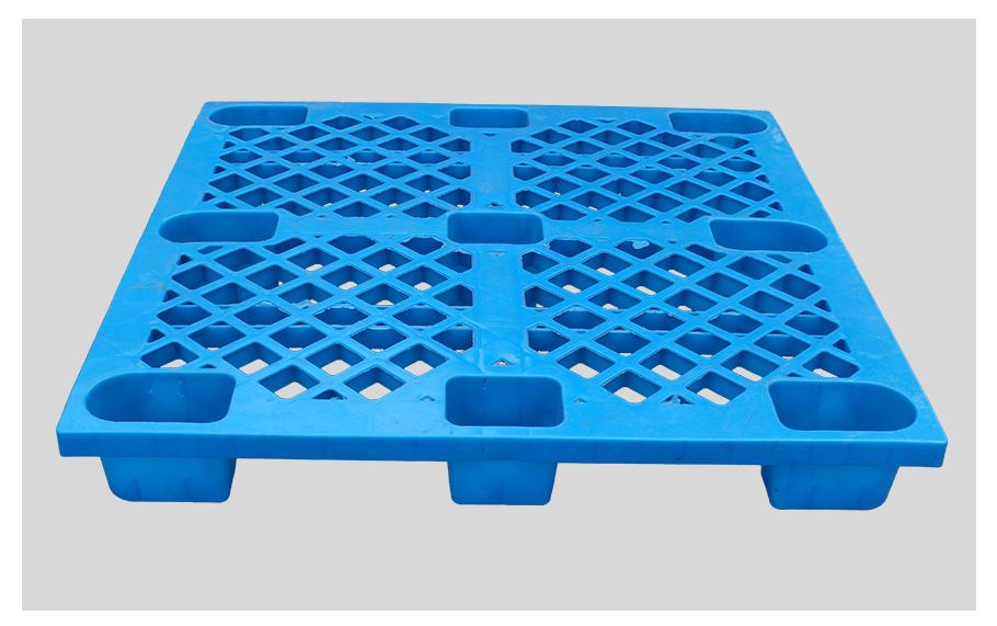 軒盛塑業(yè)1111網(wǎng)格九腳塑料托盤(pán)正面